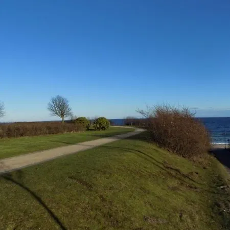 Mit Eigenem Garten, 200m Zum Strand, Gartensauna Gegen Gebuehr Zubuchbar *